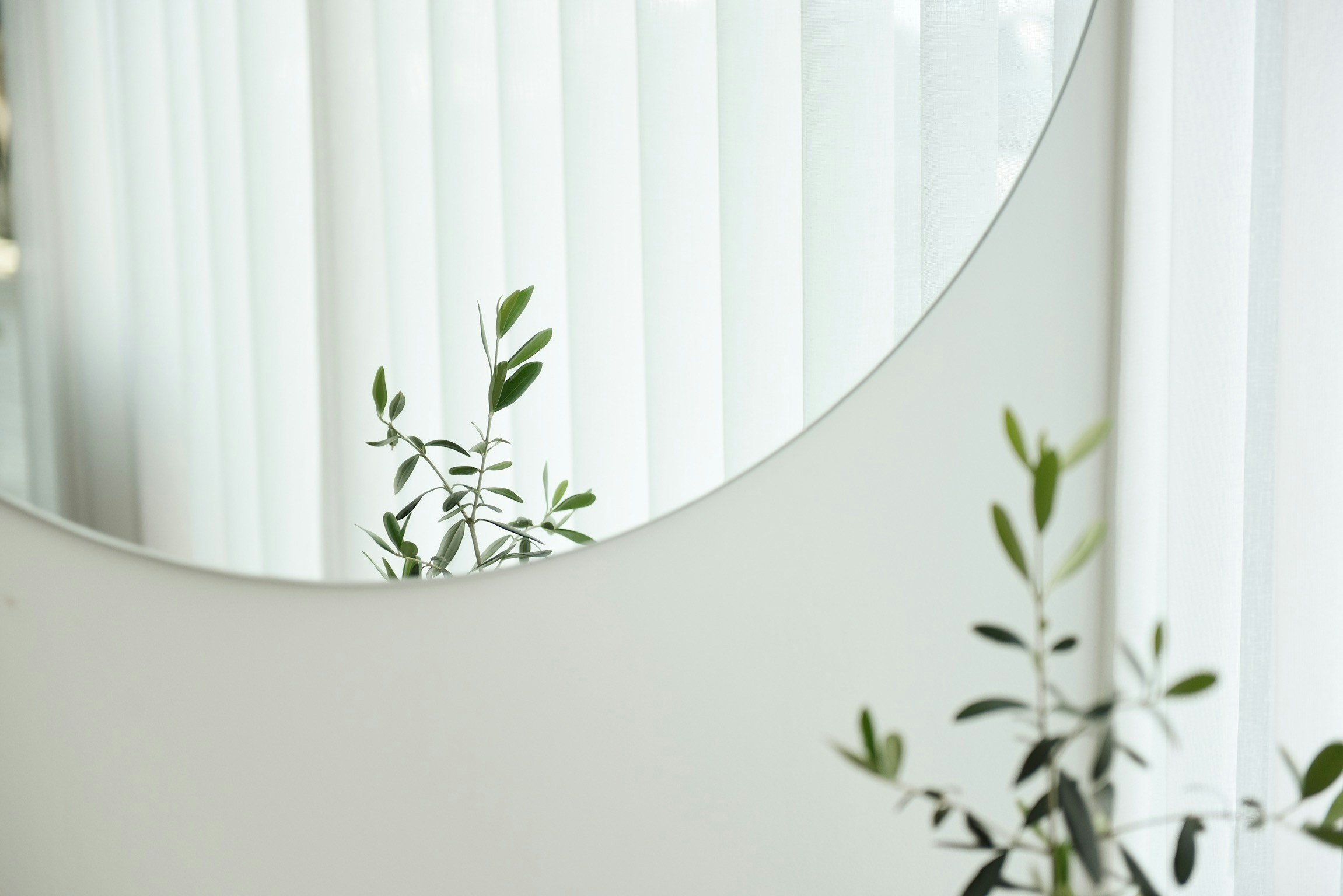  Sparkling Mirrors: A Clean, Green Shine!